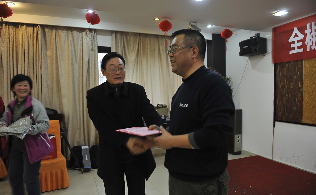 ������½����ϯ�佱