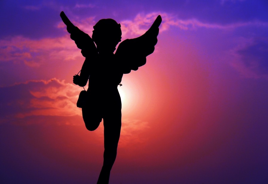 ����������ɽ���������ݻ����㳡ǰ����