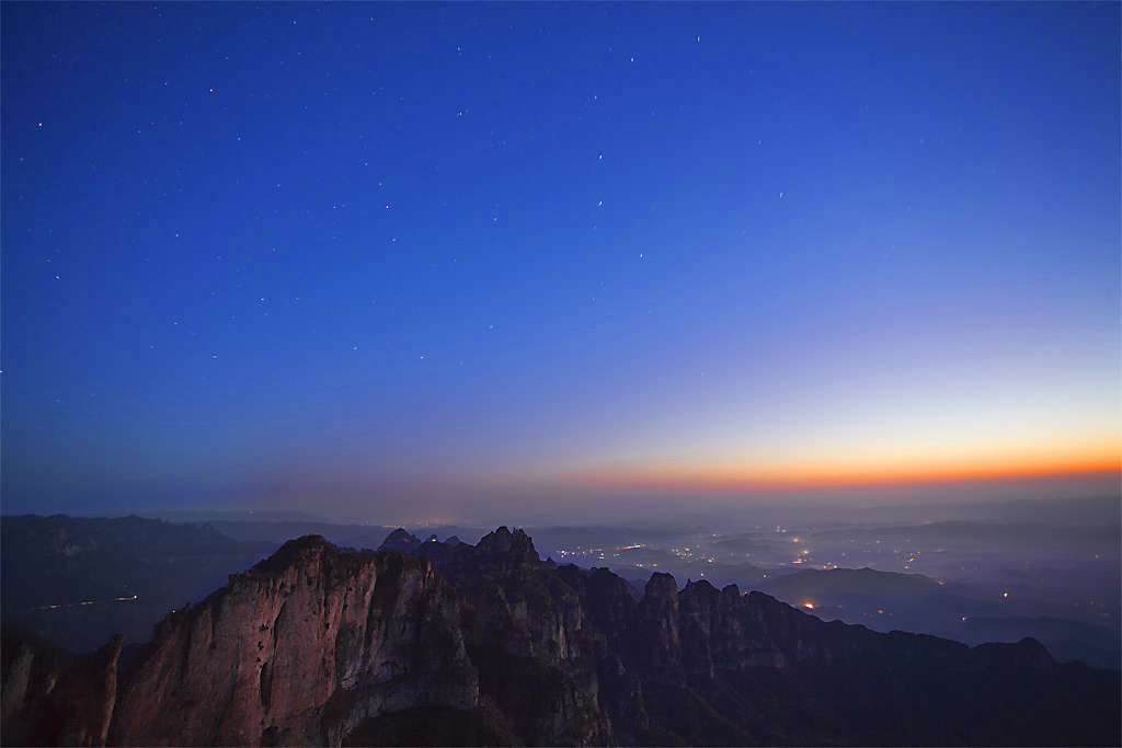 ɽ�����賿�ž��������ڵ���������������������ɽ������������Ƕ���Χ�ں�����ɶҲ��������ֻ���ֵ������� ...