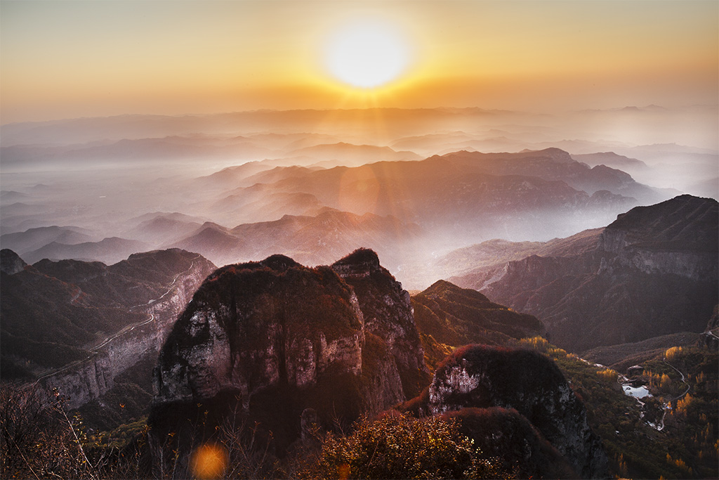 ̫��Խ���������ˣ�������ء�ɽ������������һ���ɫ����������... Ŷ...��Υ��...̫�У�