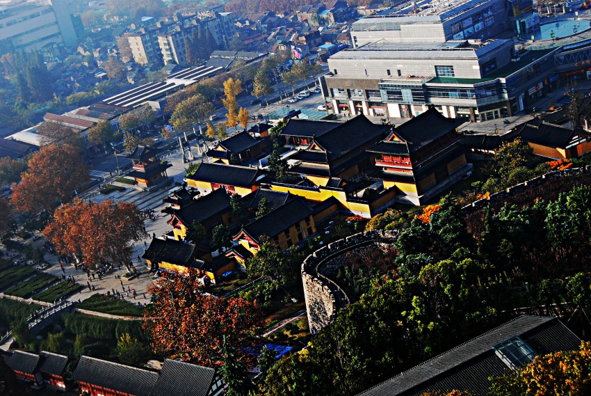 �Ͼ��Ľ�¥���ľ�������