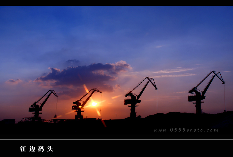 [�Ƽ�]�῵ Nikon AF-S Nikkor 18-135mm f3.5-F5.6G ED DX ��ͷ