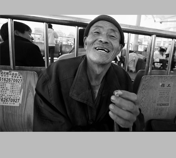 [ԭ��]��·��4    3��22����ɽ��վ