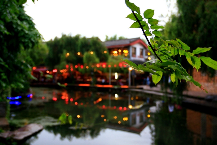 Ī����������������ϣ�����Ϊ����Ƭ����֮�ϡ��ļ��紺�����֮�ǣ�����������Ų������������������