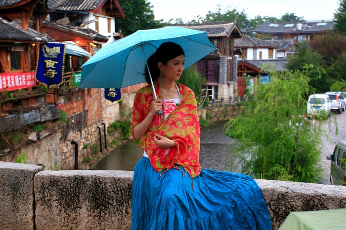 ���������һ��ɢ�����⡢ҹ����һĨůů�ƹ��µ�������